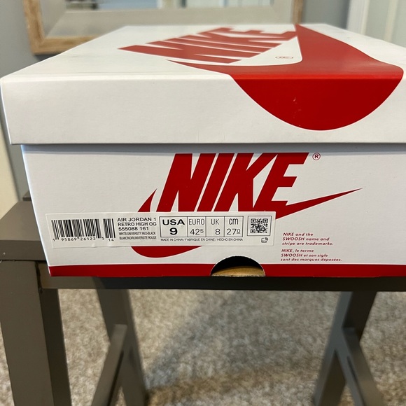 Air Jordan 1 Retro Hi OG - Picture 2 of 8